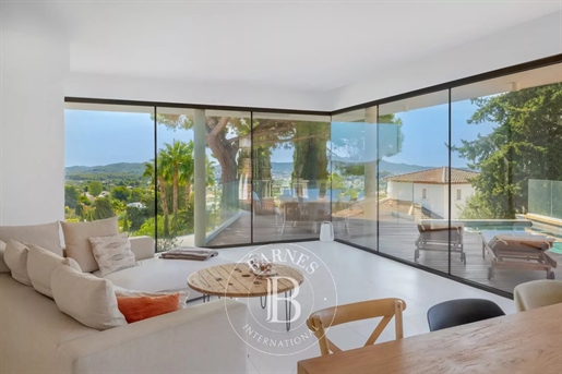 For Sale - Sanary - Contemporary Villa - 5 Bedrooms - Swimming pool