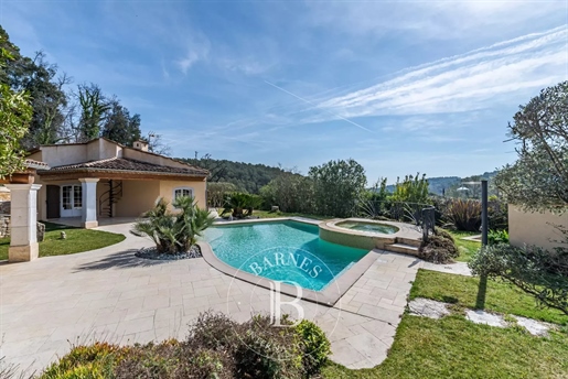 5 min from Valbonne village - Architect villa in quiet and peace in a dominant position