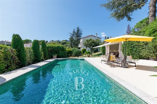 At the gates of Mougins - Quiet family villa with sea view