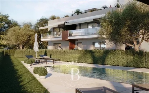 Biot - Villa contemporaine en duplex - piscine