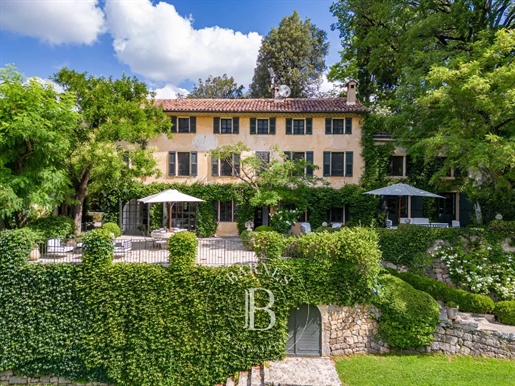 Grasse- Magnificent estate in spectacular grounds
