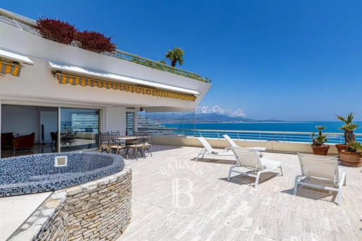 Marina Baie des Anges - Exceptional penthouse on the seafront - outstanding sea views