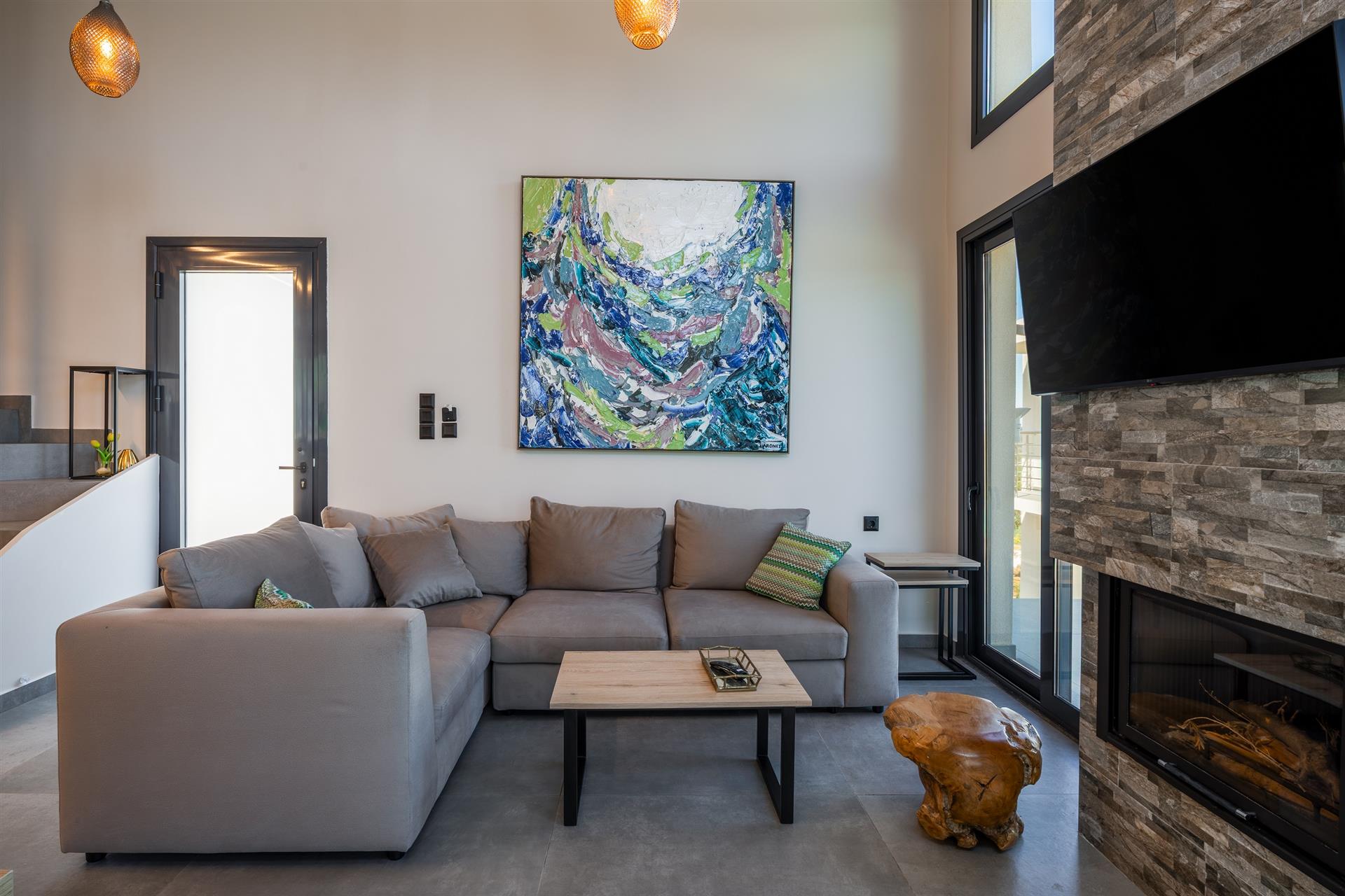 Tranquil Modern Complex 