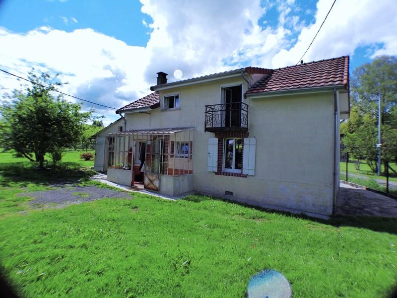 Renovated stone house with 5137 m2 enclosed land