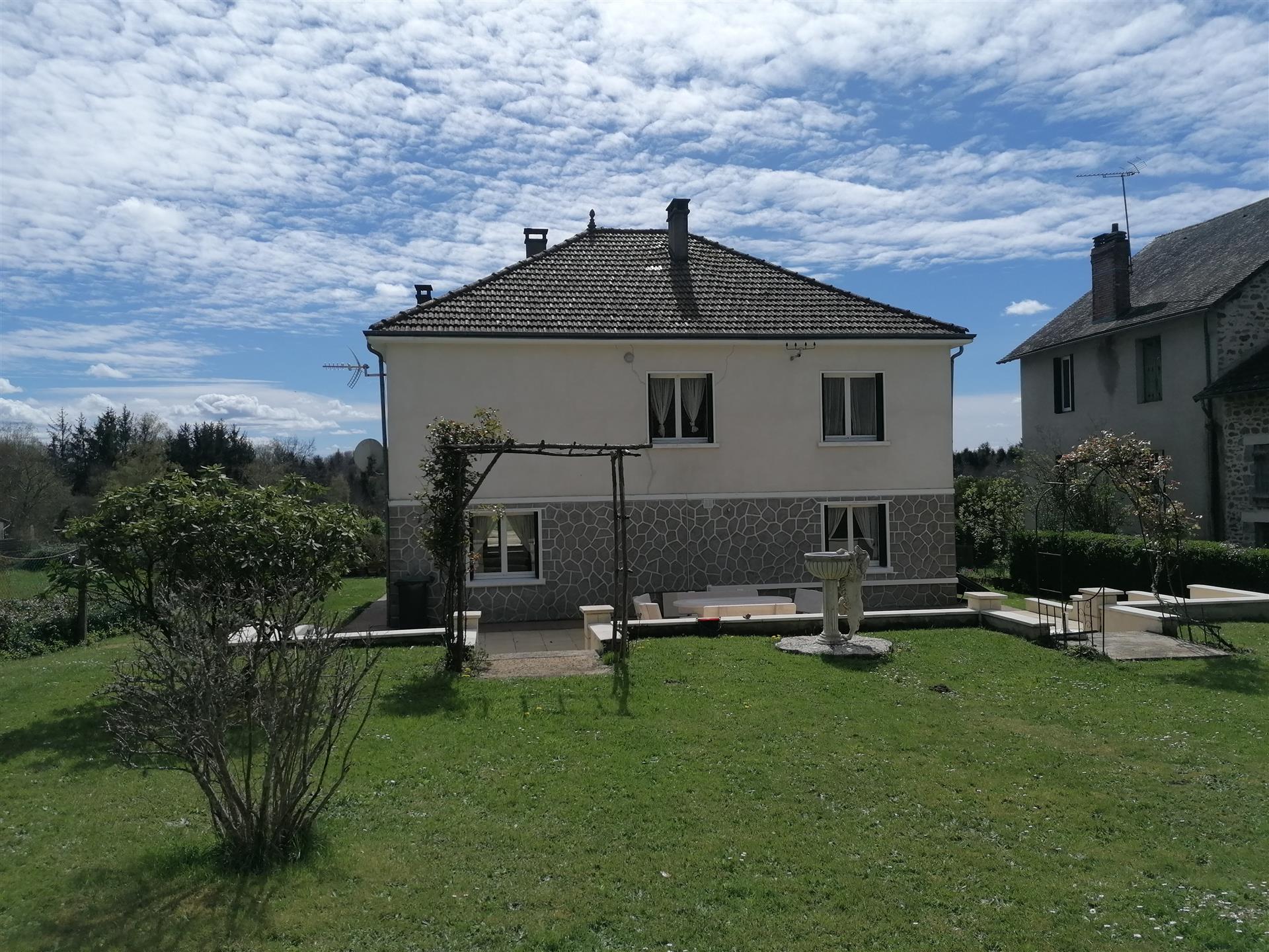 Large house with garden 3750 m2 