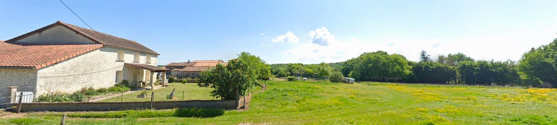 Property in the countryside with stone outbuildings, bread oven, a plot of 10200 M2
