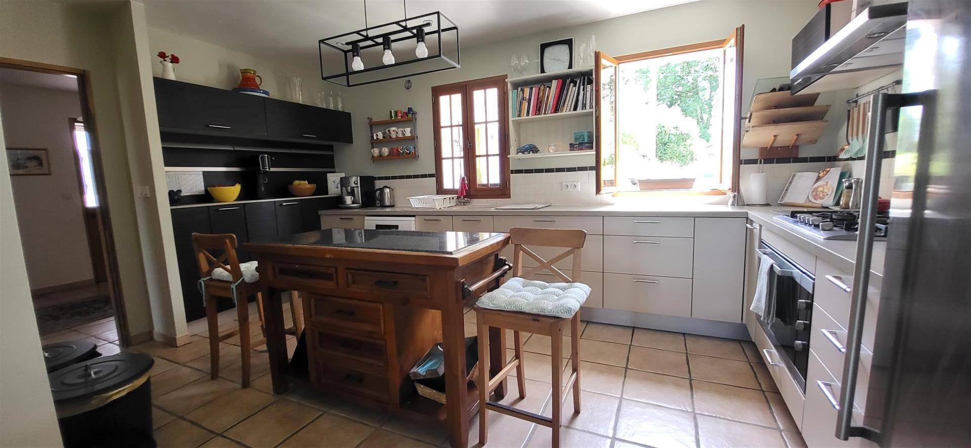 Renovated Old House With A Garden Of 1650 M2 In The Midst Of Nature 
