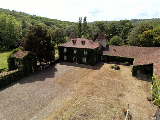An equestrian estate with 23ha of land.