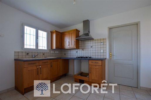 Gemozac: T5 pavilion (100 m²) for sale on 750 m² of enclosed garden