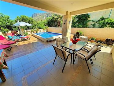 A sea view house with a pool near Heraklion, Crete!