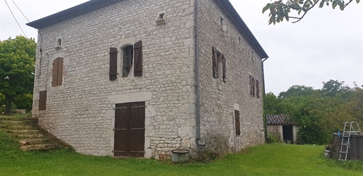 Former Quercy farmhouse on 1ha20 in a quiet and unobstructed site