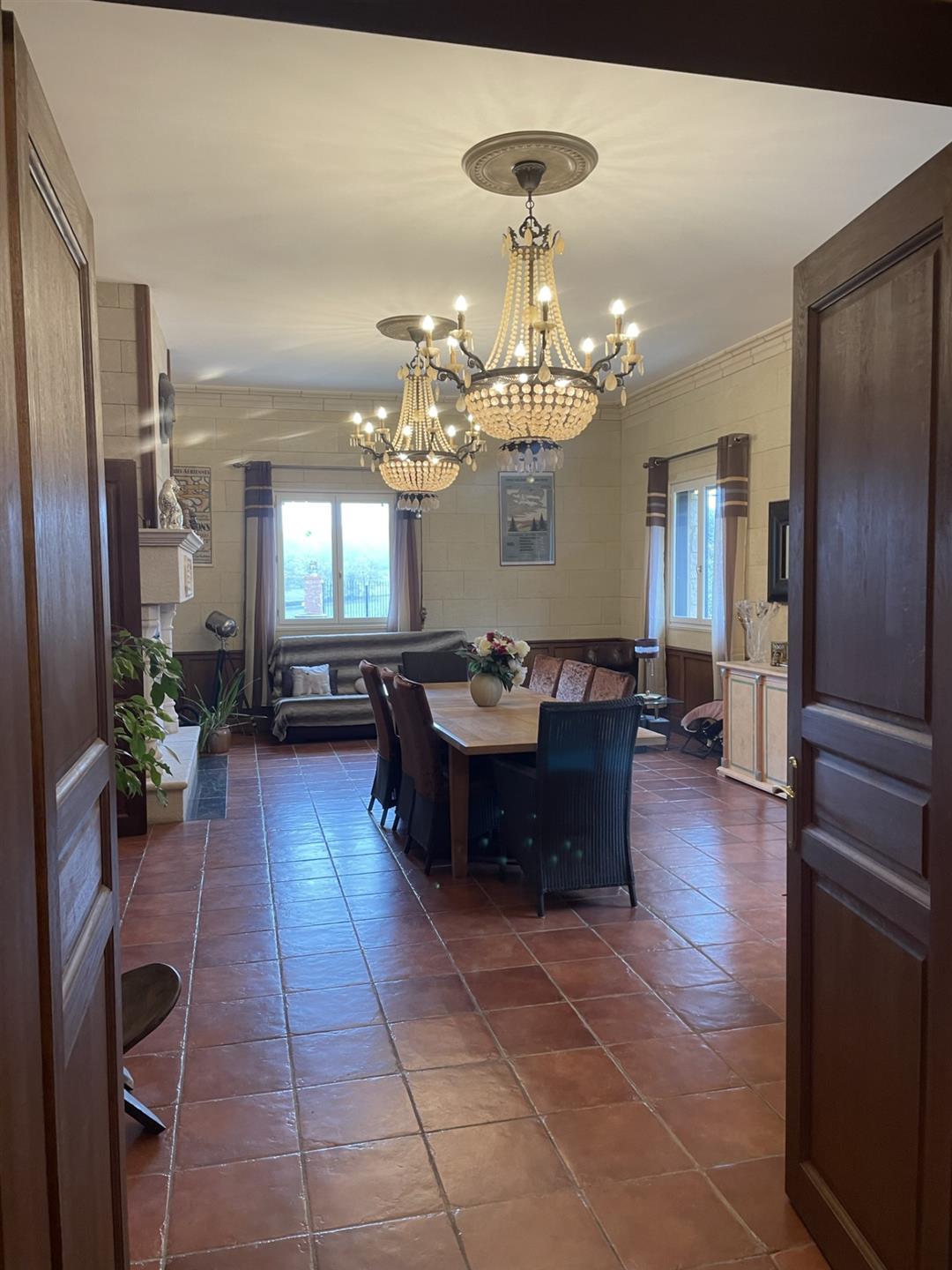 Luxury property on 17h of meadow and woods