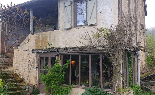 Old typical Quercy house in Tbe on 745m2 of land