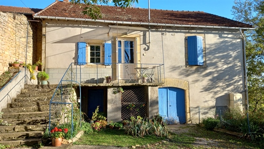 8km from Caylus, old house of 100m2 of living space hamlet in the countryside