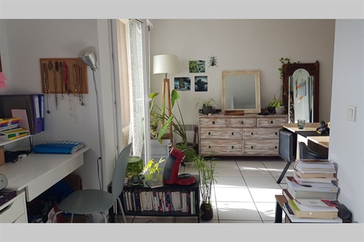 Perpignan, close to the university, large studio of 22 m² with