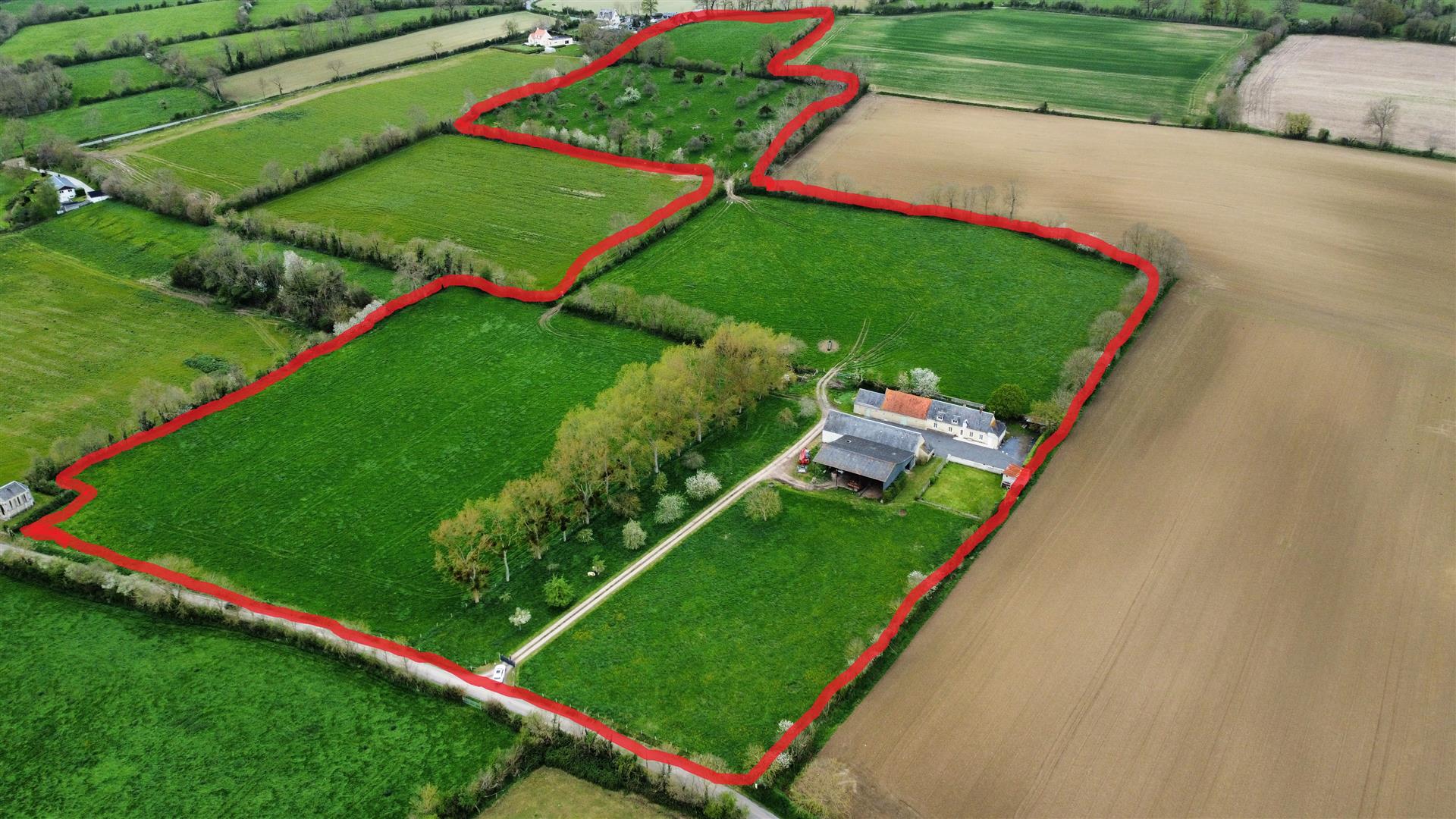 Bauernhof ca. 10 Hektar in der Nähe von Bayeux