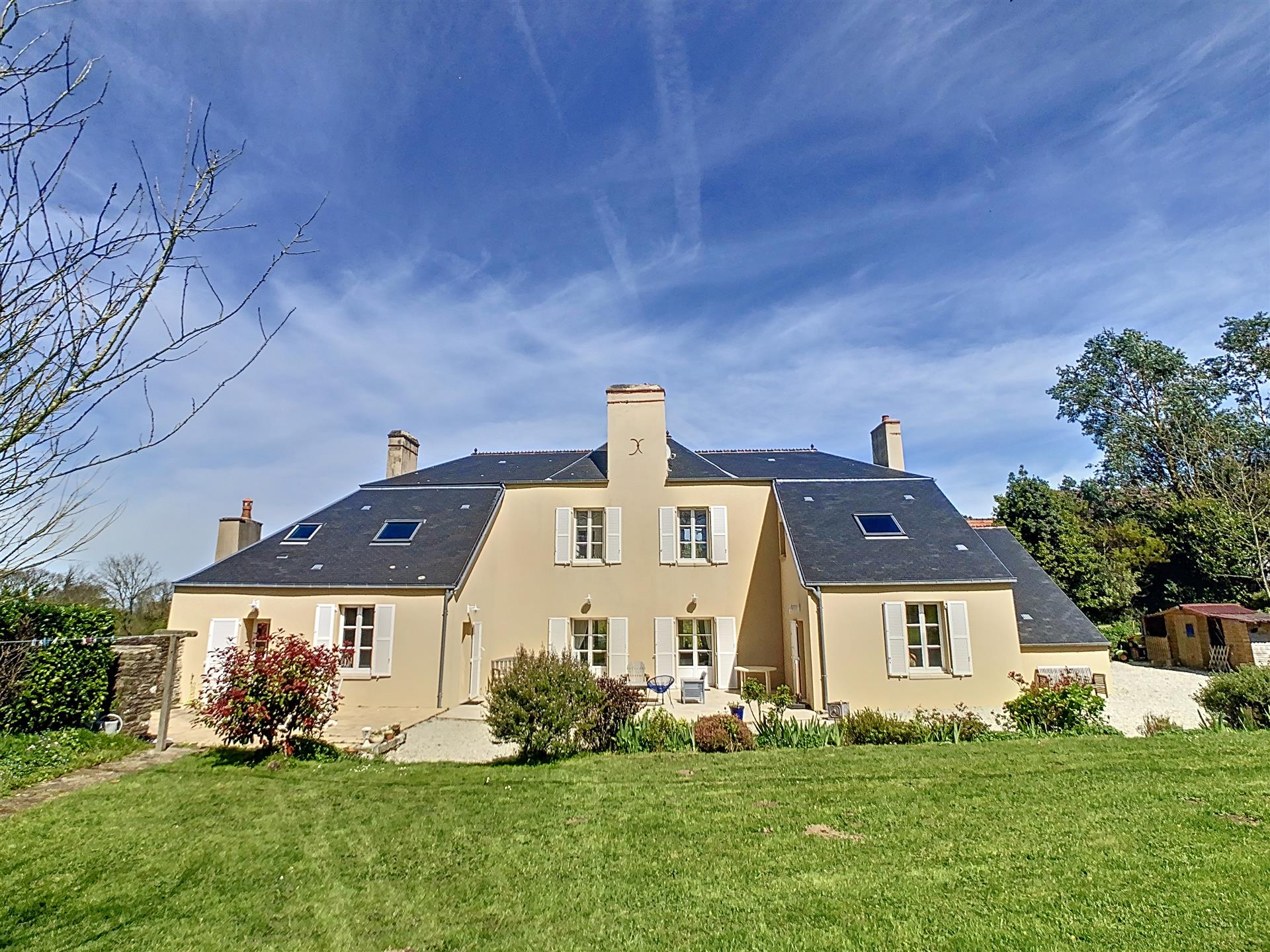 18th century property 4 kms from Cherbourg city center
