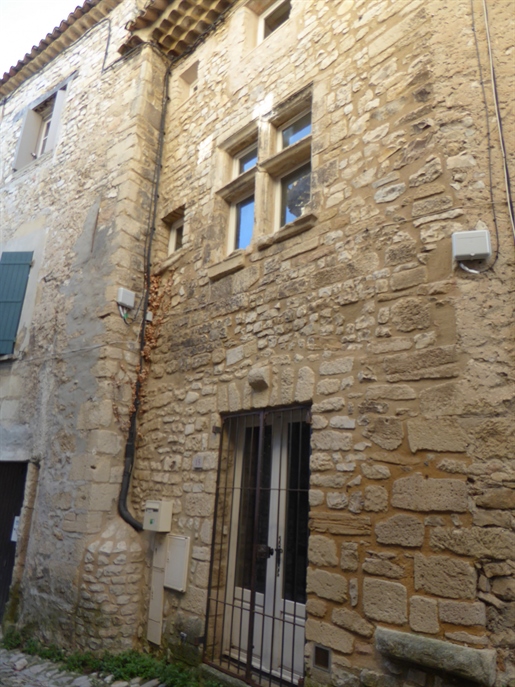 House with a view of the medieval town Vaison la Romaine