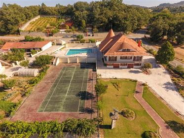 Herrlicher Bauernhof im Zentrum von Portugal | 2 Hektar | Schwimmen | Tennisplatz | Gärten | Anim