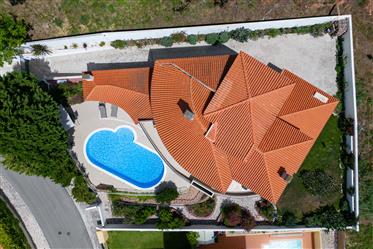 Prachtige villa met 5 slaapkamers en een panoramisch uitzicht op de lagune van Óbidos 