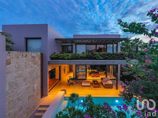 Casa en Venta con Muelle en Puerto Cancun Quintana Roo