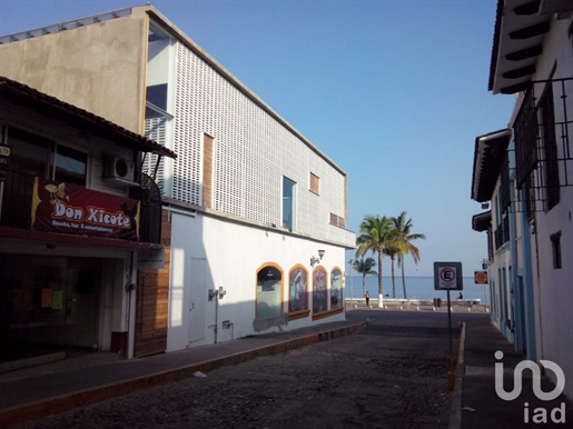 Huis in Ventan aan de voet van de promenade in het centrum van Puerto Vallarta