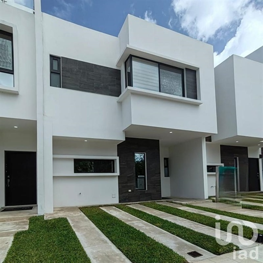 Vesel House for Sale Av. Huaycán Cancun