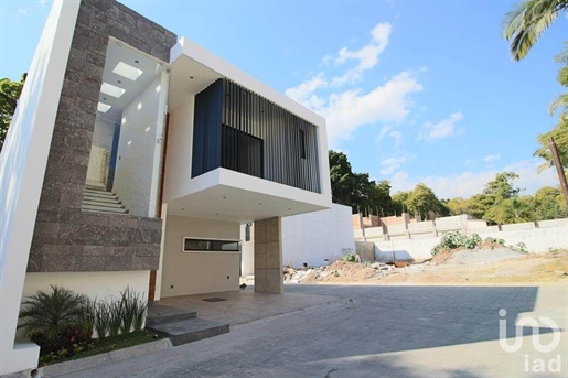 Brand new house in Lomas de Atzingo with security, 3 rec and studio in pb, garden and terrace