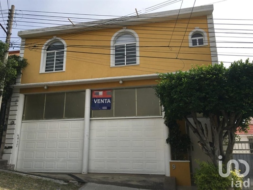 House for sale in Aguacate street, Arboledas, Querétaro