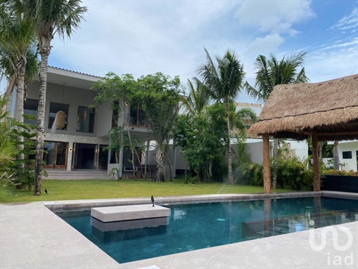 Venta de Casa en Residencial Lagos del Sol Cancún, Quintana Roo