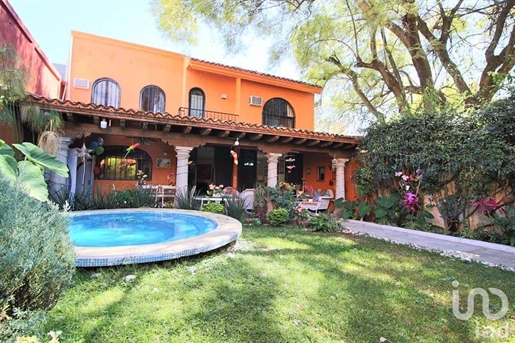 4 Bedrooms, Spacious House For Sale Vista Hermosa Cuernavaca Morelos with Security 7003