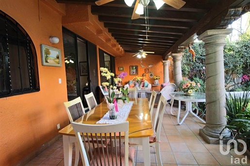 4 Bedrooms, Spacious House For Sale Vista Hermosa Cuernavaca Morelos with Security 7003