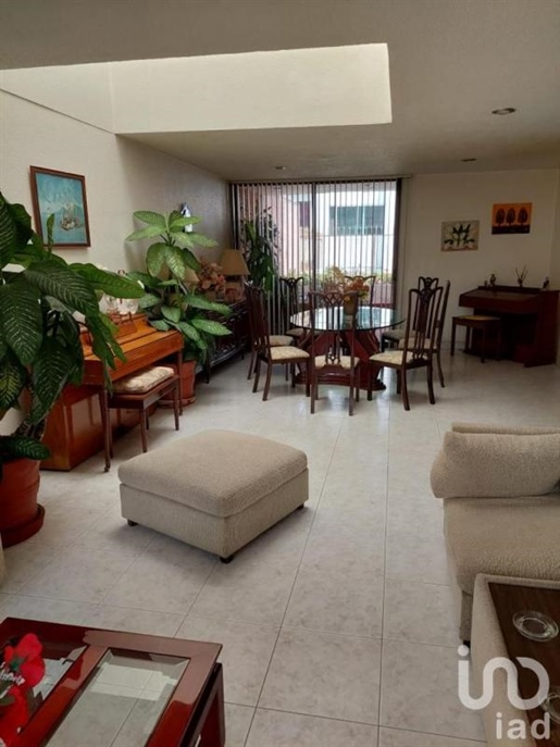 House for sale in Coyoacan