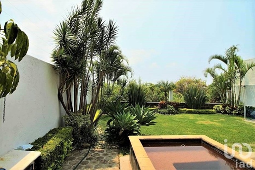 House For Sale C/ sec., Cool Climate And Excellent View To Valle De Cuernavaca, Mor. Newly updated