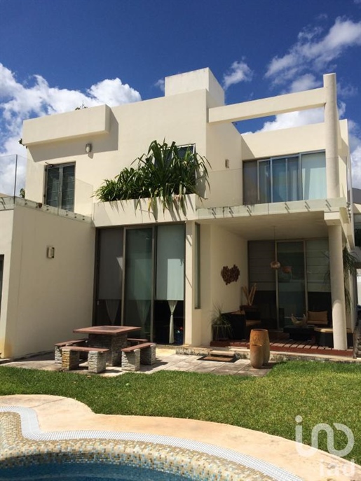 Casa en venta ubicada en Supermanzana 16, Benito Juárez, Quintana Roo