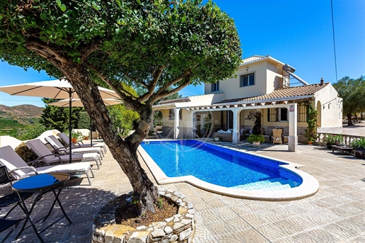 Tavira 3 bedroom villa with pool and views just 5 mins from Tavira centre