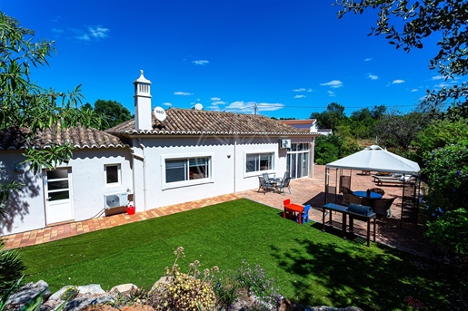 Villa de 3 chambres à Tavira à vendre avec jardin paysager et garage