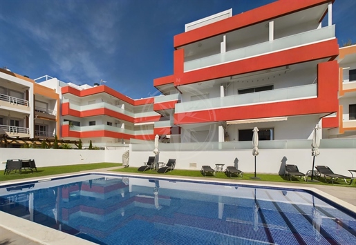 Apartamento T3 no centro da cidade de Tavira com piscina e garagem privativa