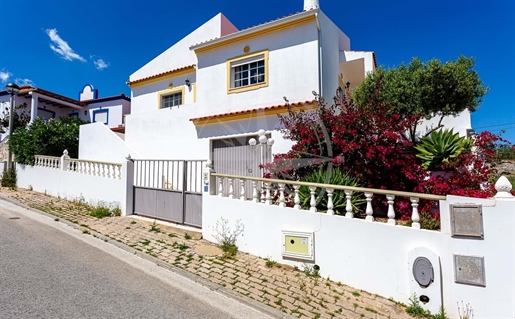 Castro Marim Vrijstaande villa met 2 slaapkamers, zwembad, garage en prachtig uitzicht