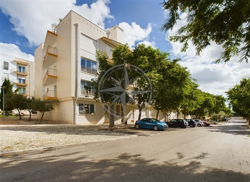 Amplio apartamento de 2 dormitorios en planta baja en Tavira en Quinta da Pegada