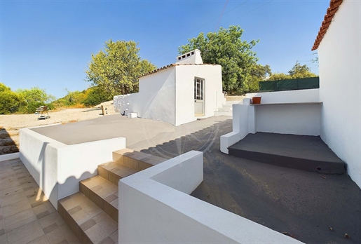 Ferme rénovée de 2 chambres à Sao Bras / quinta à vendre