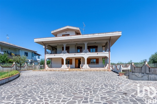Maison individuelle / Villa à vendre 726 m² - 5 chambres - Corropoli