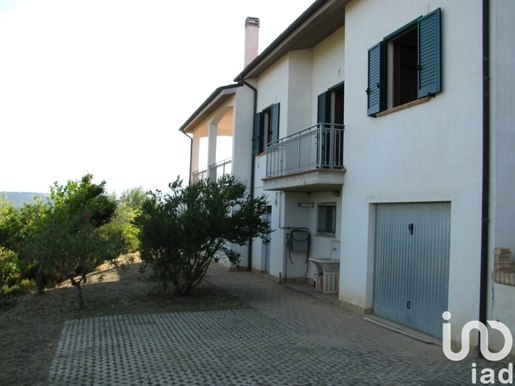 Vendita Casa indipendente / Villa 250 m² - 3 camere - Collecorvino