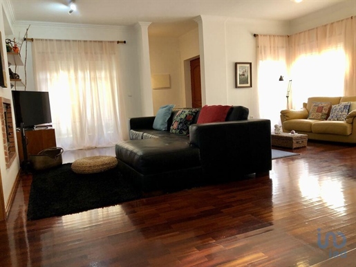 Housing with 4 Rooms in Lisboa with 281,00 m²