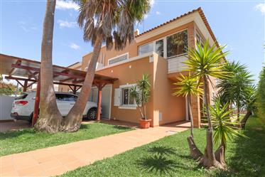 2 + 2 bedroom villa with pool and sea view in Pêra