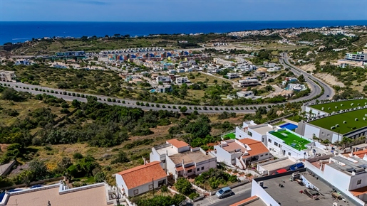 Building with panoramic sea views and Albufeira Marina, built in