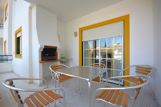 2 bedroom apartment with garage 250 meters from Falésia Beach