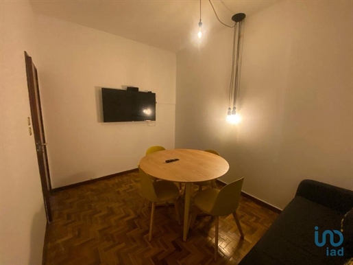Apartment with 4 Rooms in Porto with 90,00 m²
