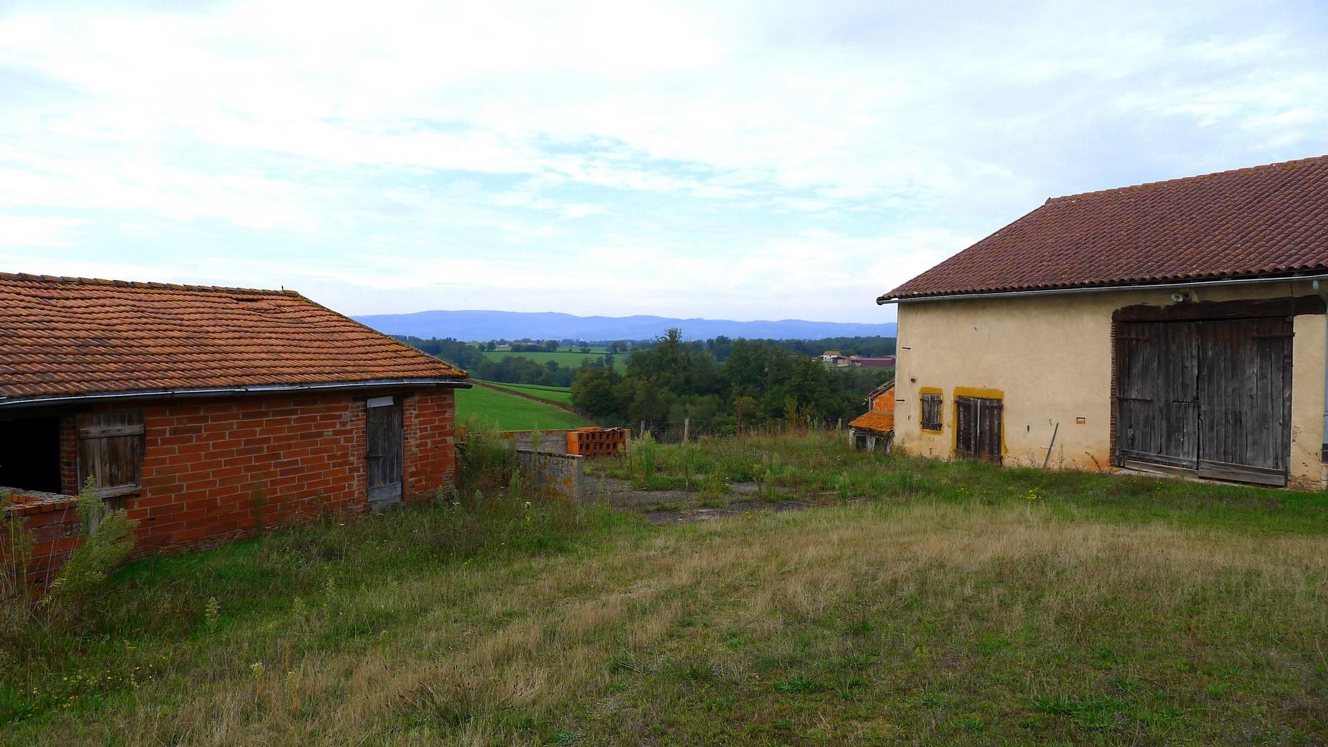 Very good potential for this farmhouse to renovate with breathtaking views