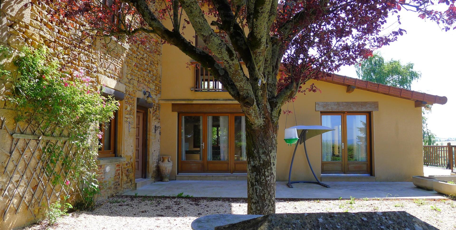 Beautiful country house full of charm